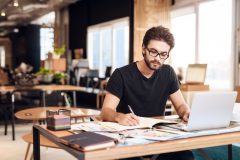 8 useful tips that can help your small business work well with freelancers freelancers
