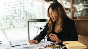 What is invoice financing and is it right for your small business? invoice financing