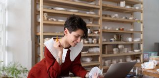 Intuit unveils QuickBooks Bill Pay at annual user conference Intuit unveiled Quickbooks Bill Pay, a new fully integrated product that automates accounts payable and revolutionizes business bill payment.