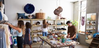 Retail foot traffic growth signals consumer resilience amid challenges in 2024 In 2024, U.S. retail foot traffic saw a modest YoY increase of 0.4%, signaling consumer resilience despite challenges.