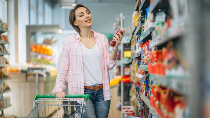 U.S. consumer confidence fell in August as job market weakness, tariffs, and inflation fueled recession concerns.