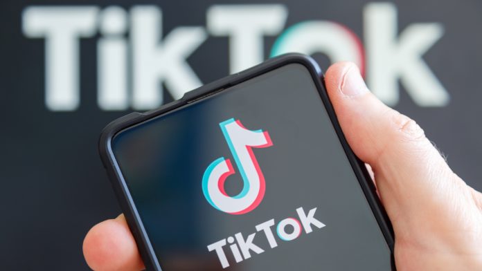 Trump signs executive order approving TikTok’s U.S. divestiture, offering relief to small businesses relying on the platform.
